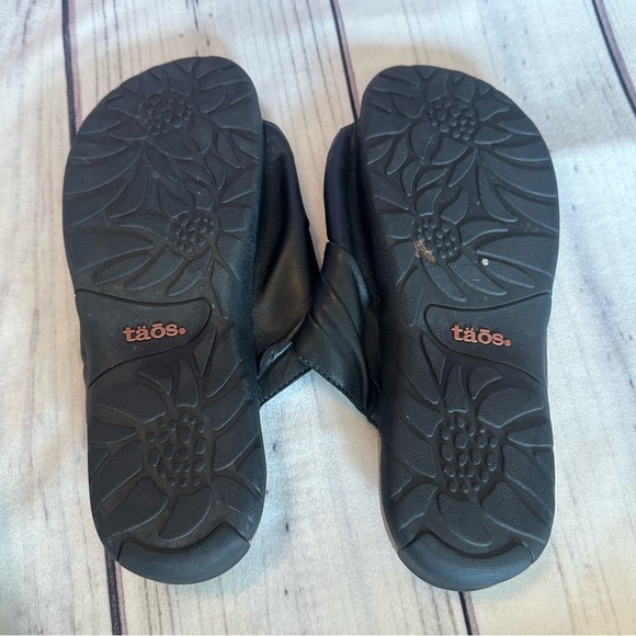 TAOS Gift 2 Black Leather T-Post Thong Slide Low Heel Sandals Size US 11 EU 42 - Picture 6 of 9